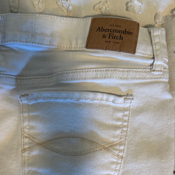 Vintage Abercrombie & Fitch White Jean Shorts with Silver Accents - Picture 6 of 6